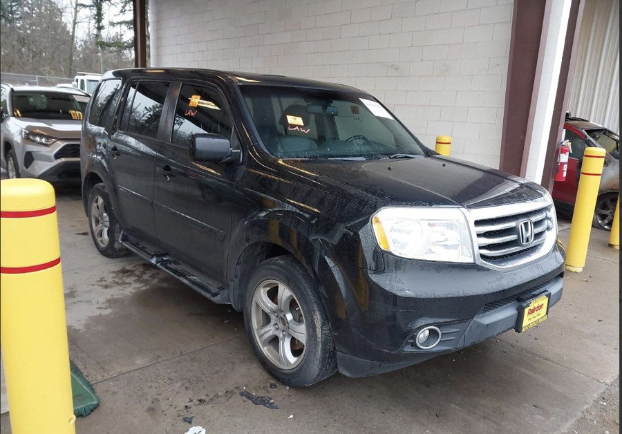 2015 Honda Pilot at auction